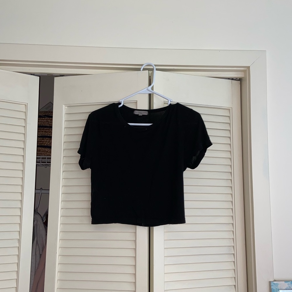 URBAN OUTFITTERS crop tee